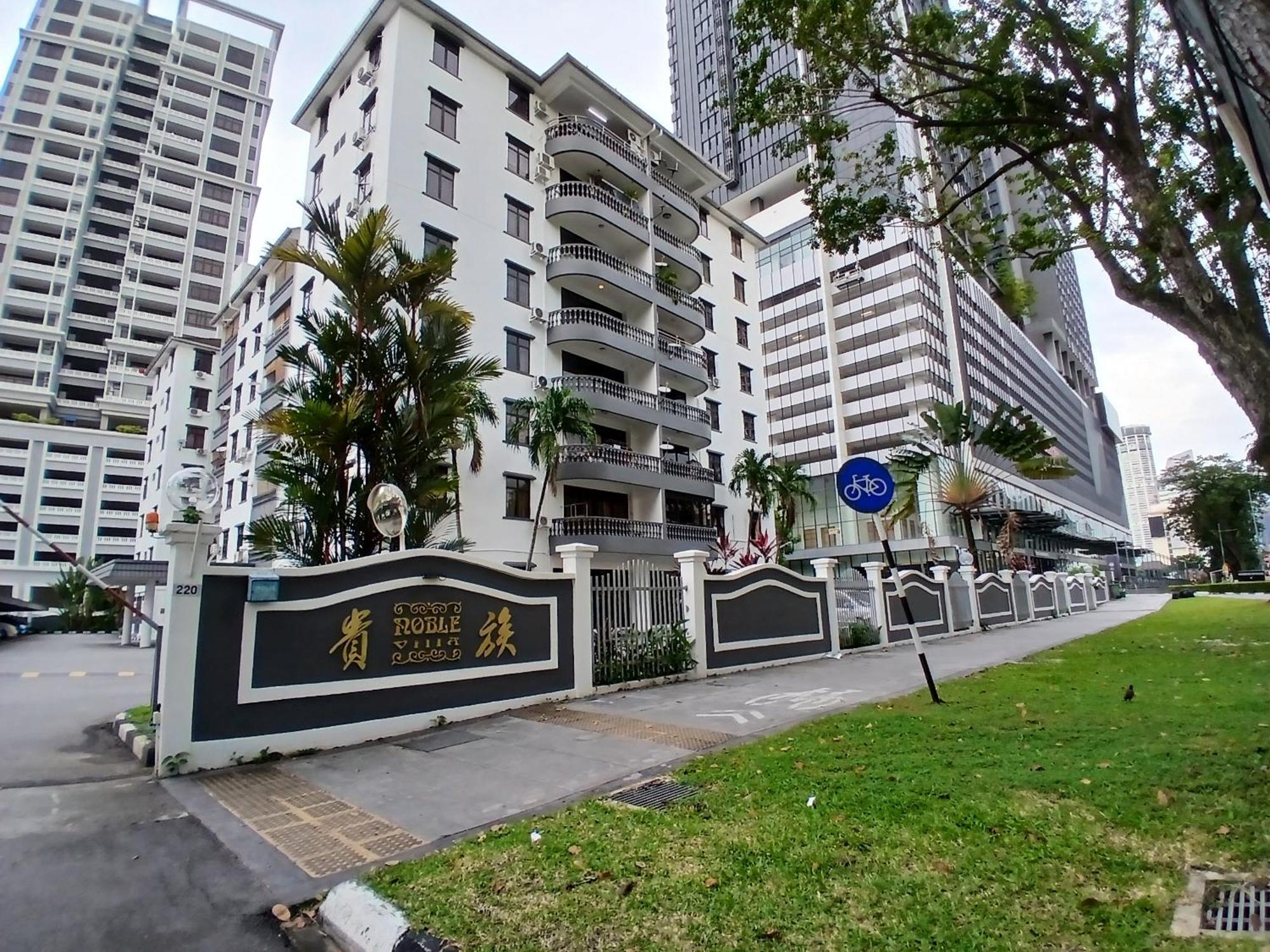 Noble Center Macalister 3 Bedroom 3 Carpark Apartment George Town
