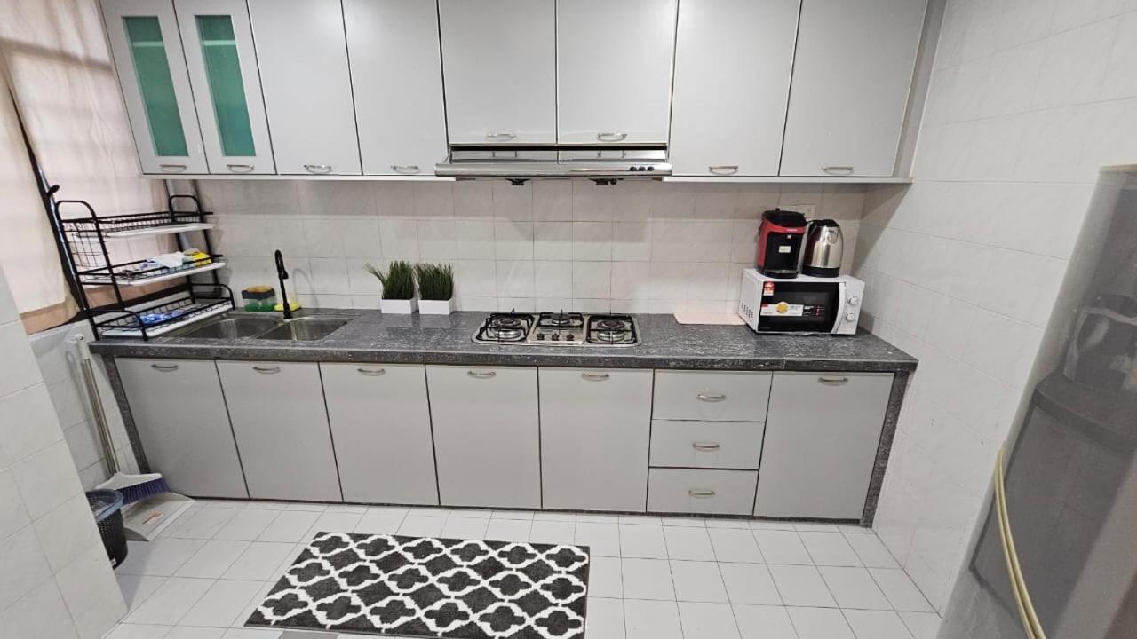 Noble Center Macalister 3 Bedroom 3 Carpark * George Town