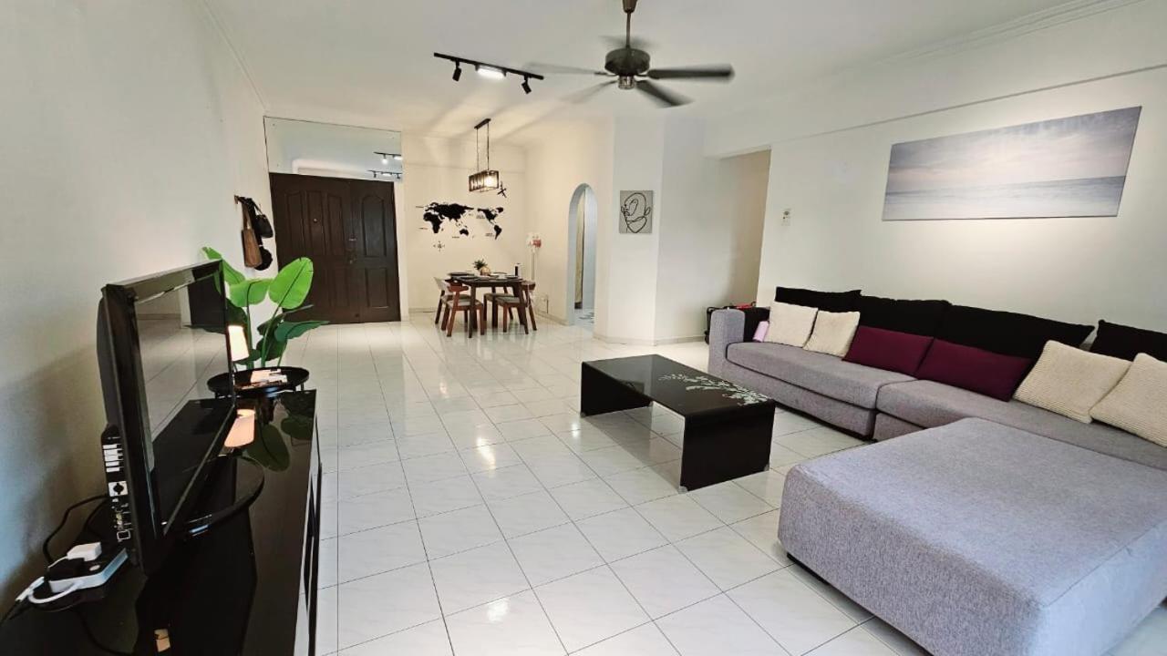 Noble Center Macalister 3 Bedroom 3 Carpark Apartment George Town