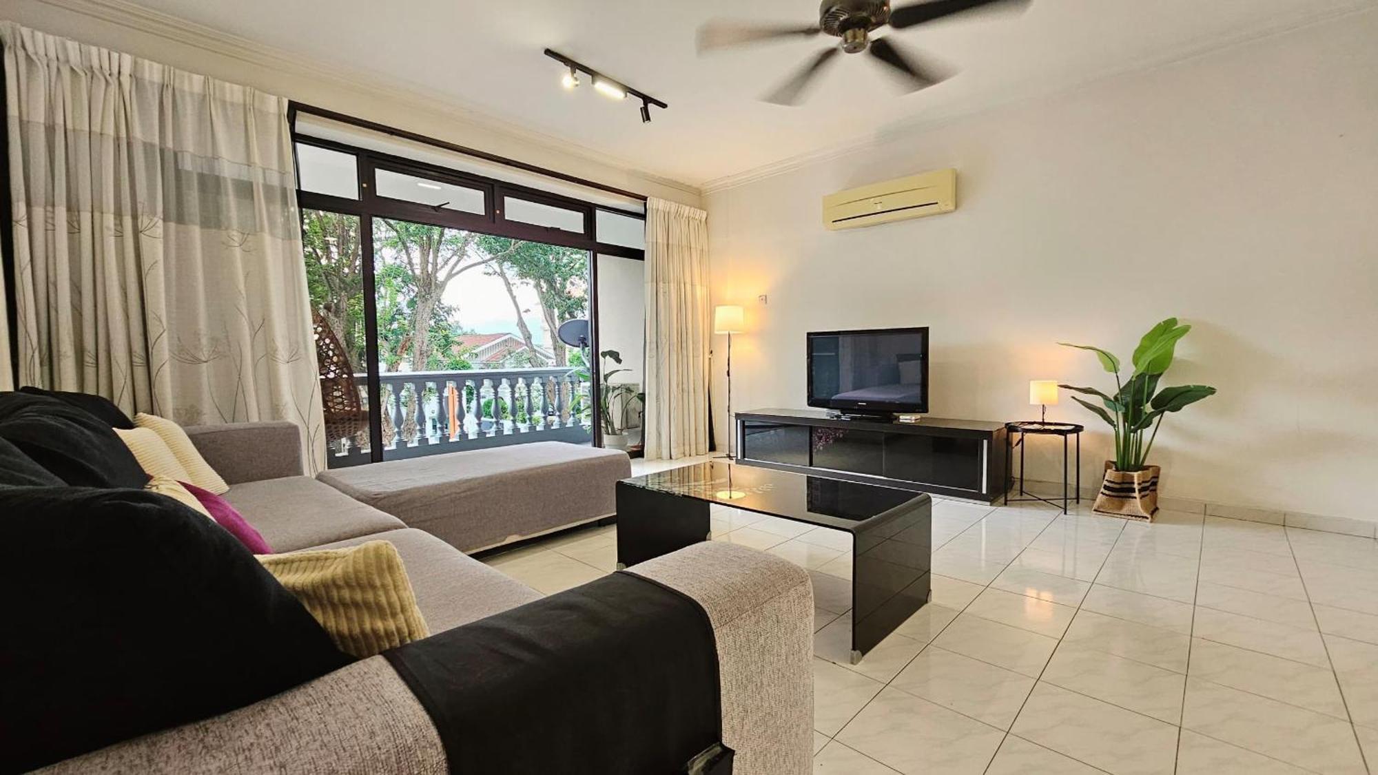 Noble Center Macalister 3 Bedroom 3 Carpark Apartment